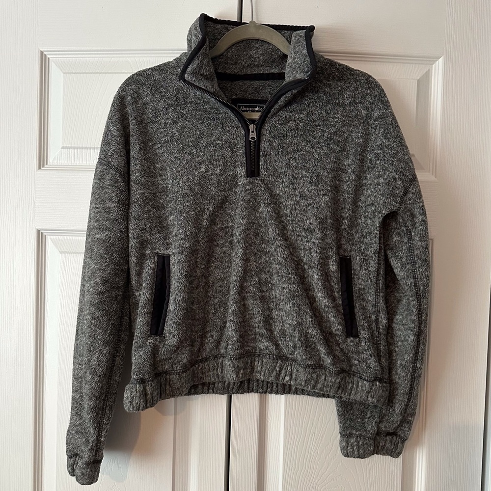Abercrombie & Fitch half zip up pullover size small